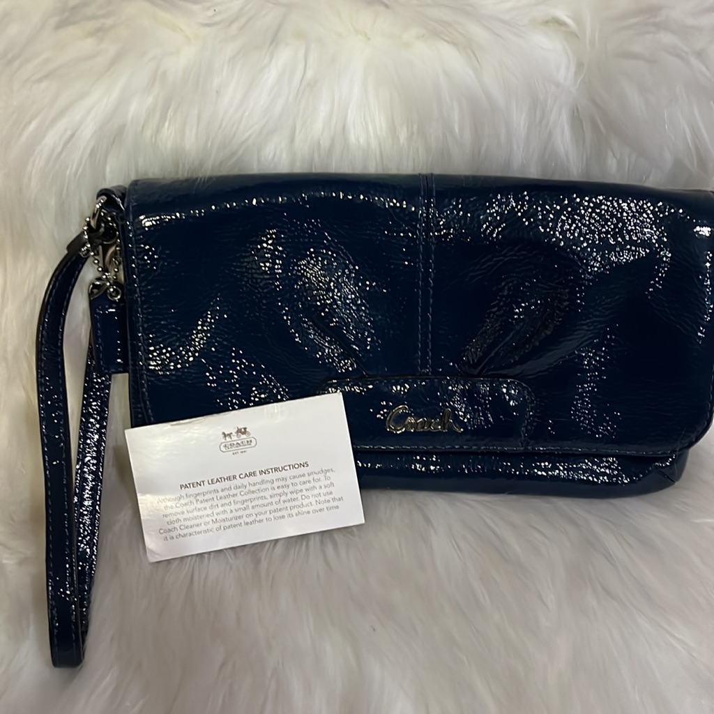 Coach Wristlet Preowned